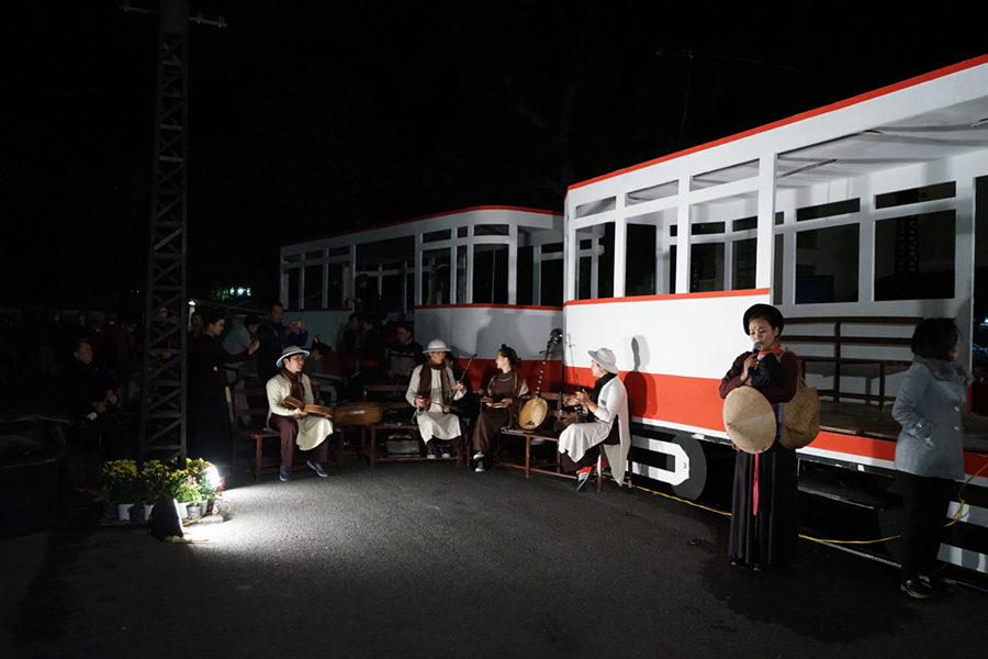 ຮ່ວາງແທ່ງທັງລອງໄຂລາຍການ“ຄວາມຊົງຈຳກ່ຽວກັບຮ່າໂນ້ຍ”